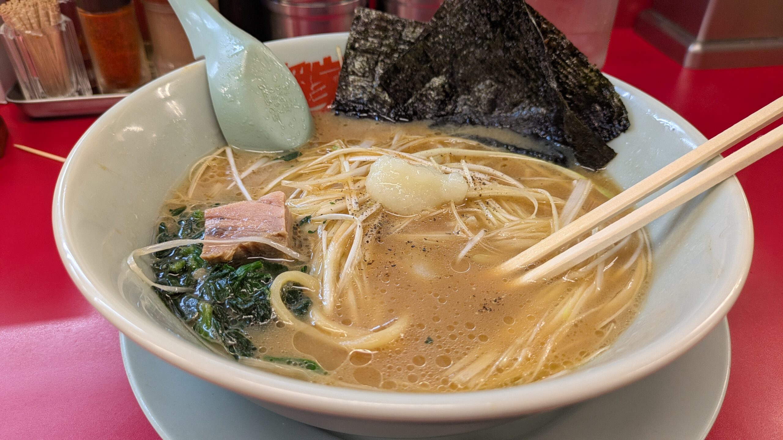 山岡家の醬油ネギラーメンの味変